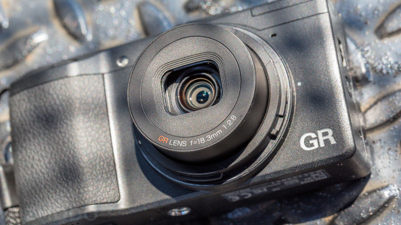 Illustration for article titled Five Best Point-and-Shoot Cameras